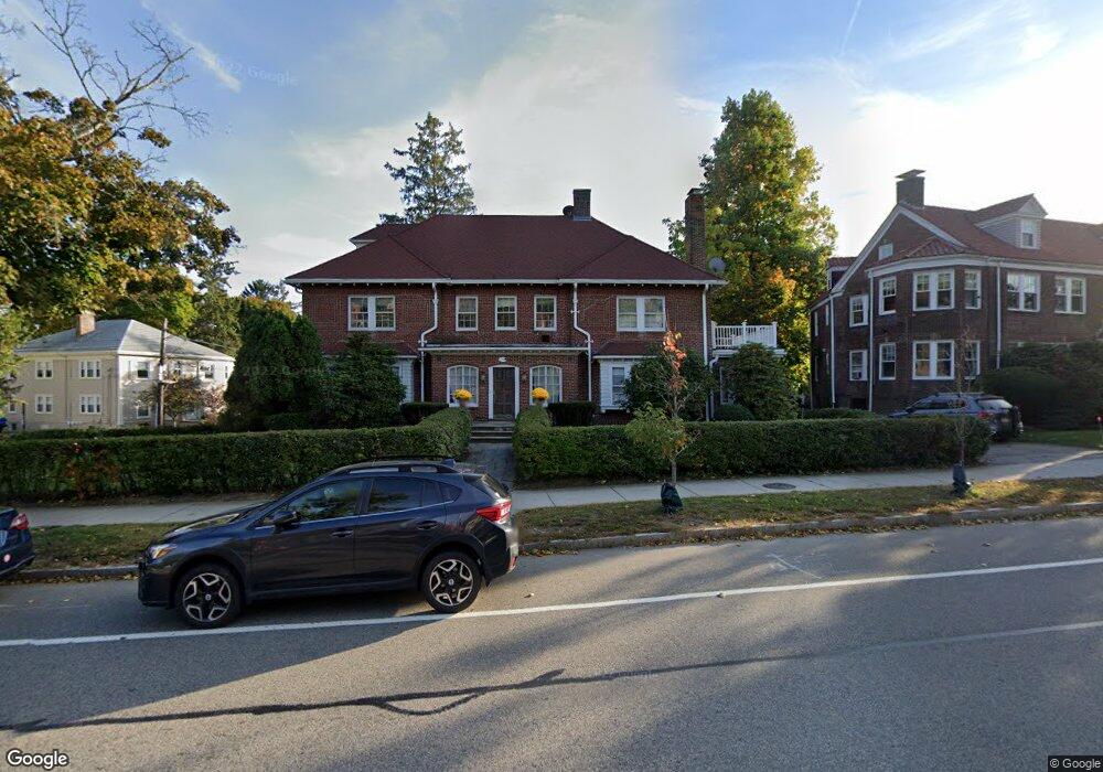 214 Commonwealth Ave unit 2, Chestnut Hill, MA 02467 - photo 1