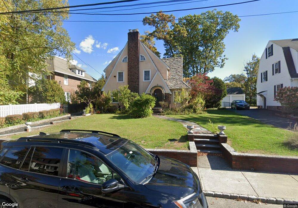 1090 Cumbermeade Rd, Fort Lee, NJ 07024 - photo 1