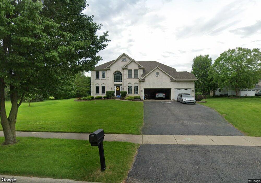 23921 W Pheasant Run Ct, Naperville, IL 60564 - photo 1