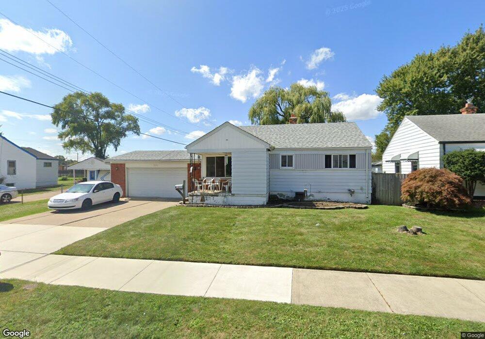 26301 Blumfield St, Roseville, MI 48066 - photo 1