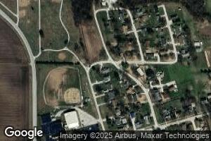 6 W Slater St, Windsor, IL 61957