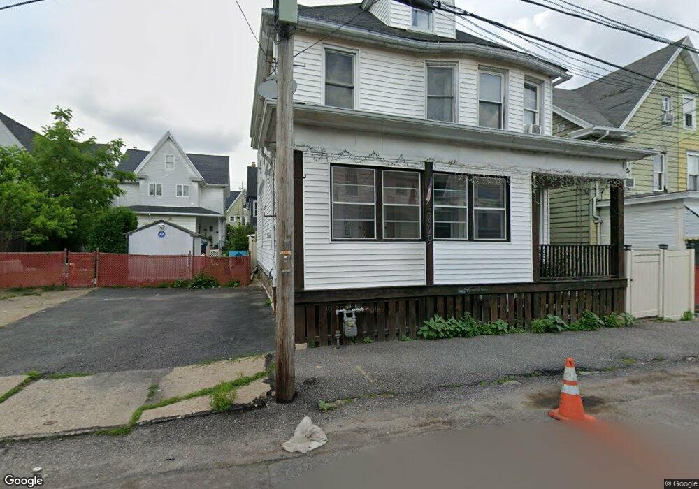 429 W Oak St, Hazleton, PA 18201 - photo 1