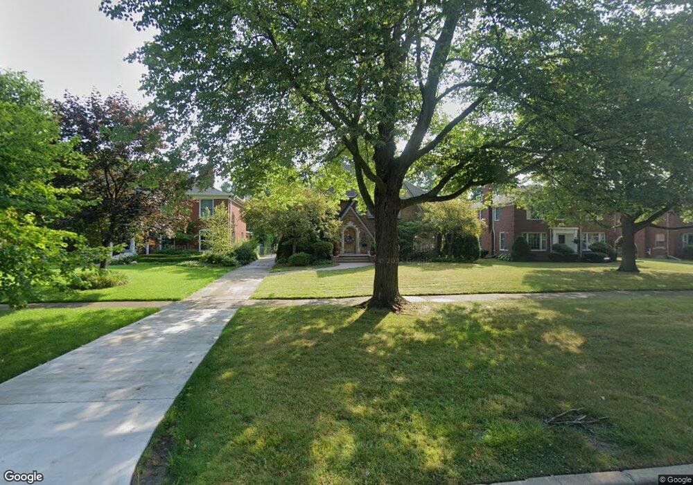 1318 Three Mile Dr, Grosse Pointe Park, MI 48230 - photo 1