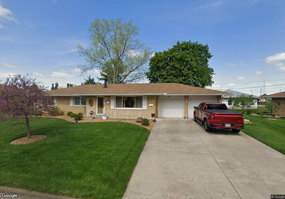 240 Regent St, Lincoln, IL 62656 - photo 1