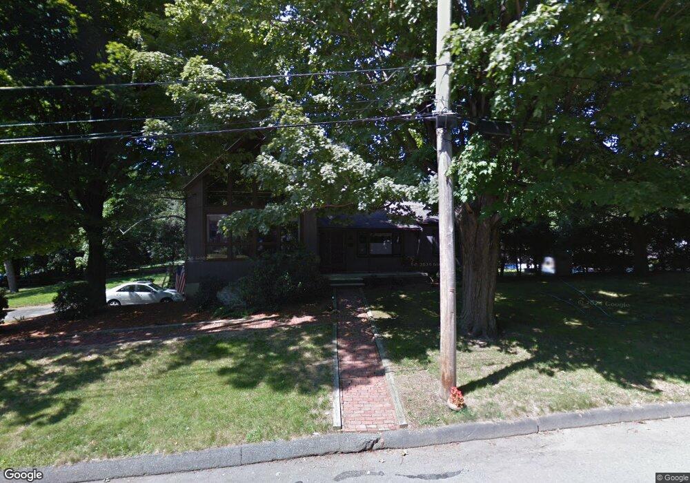 2 Hilltop Rd, Lynnfield, MA 01940 - photo 1