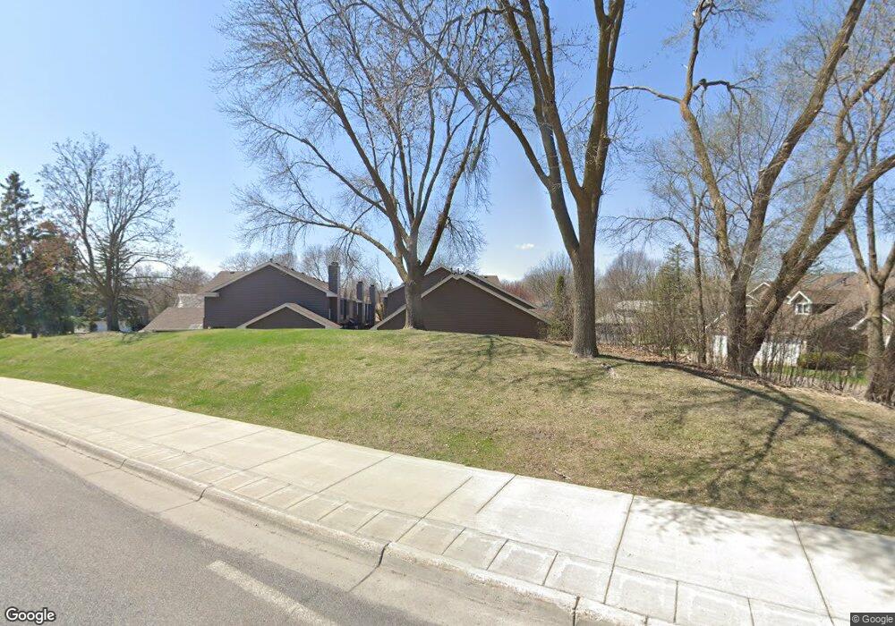 18507 Apple Tree Ct, Minnetonka, MN 55345 - photo 1