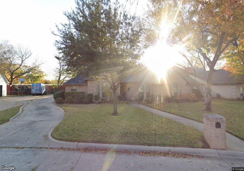 2800 Mill Ridge Dr, Hurst, TX 76054 - photo 1