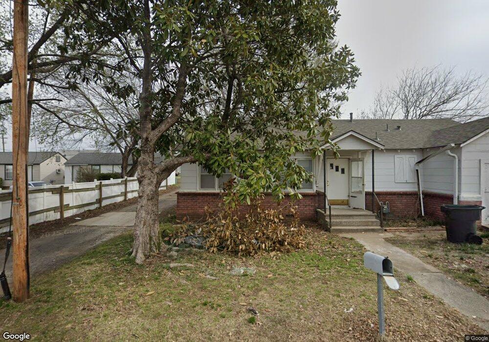 222 W Claremore St, Claremore, OK 74017 - photo 1