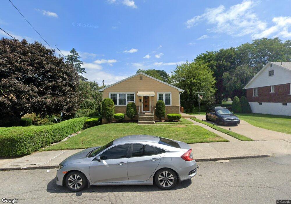 557 Putnam St, Hazleton, PA 18202 - photo 1