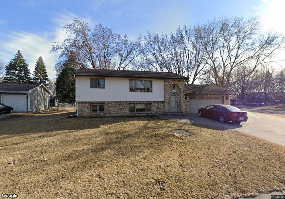 10659 97th Place N, Maple Grove, MN 55369 - photo 1