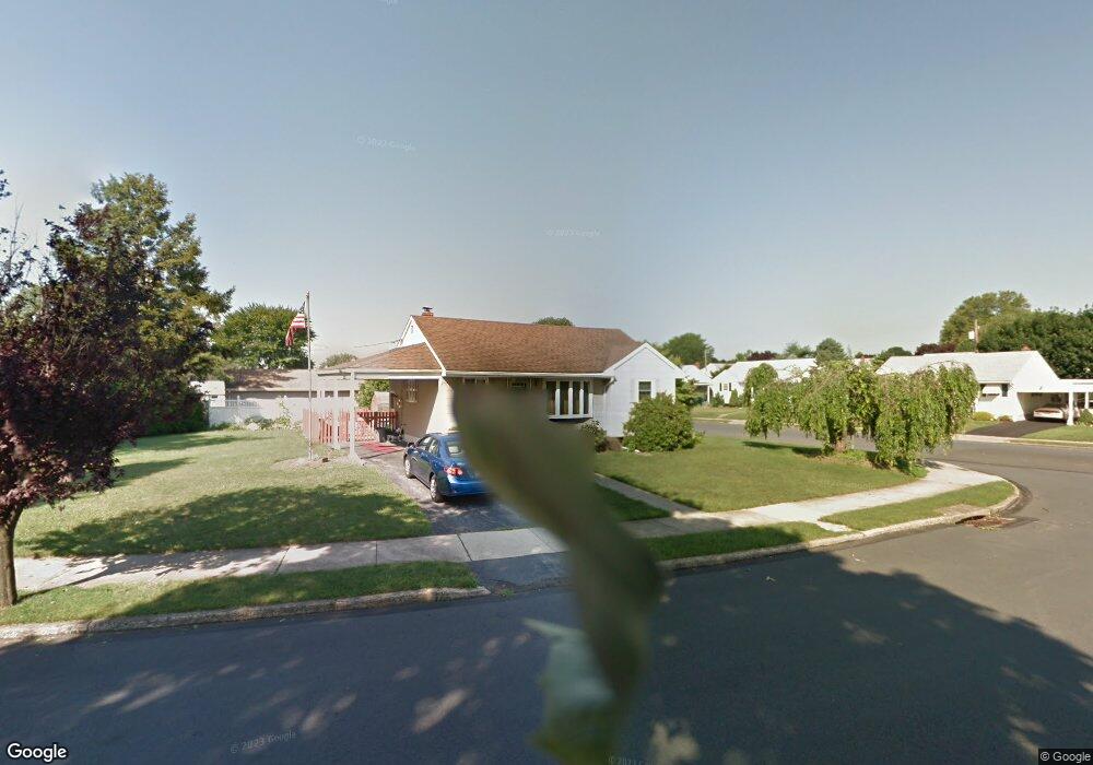 1565 Primrose Ln, Bethlehem, PA 18018 - photo 1