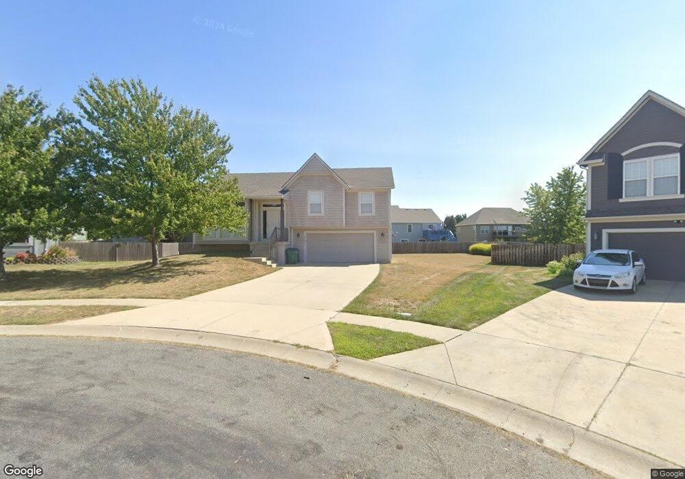 20013 Falcon Ridge Dr, Spring Hill, KS 66083 - photo 1