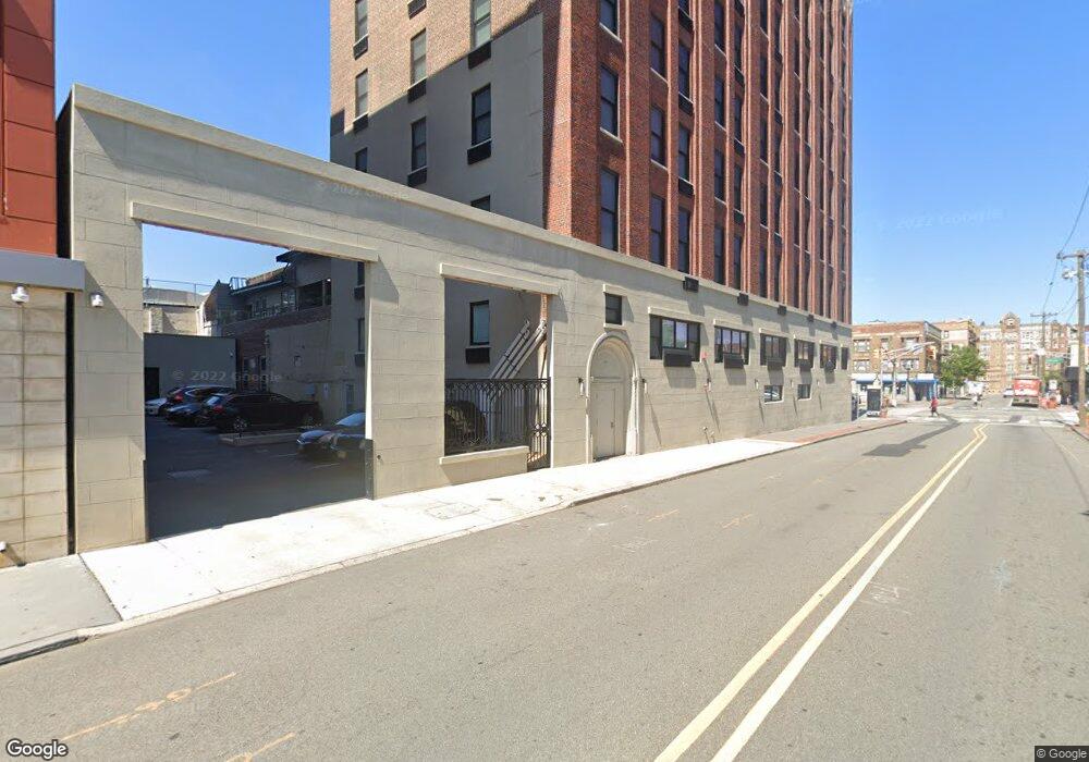 880 Bergen Ave unit 605, Jersey City, NJ 07306 - photo 1