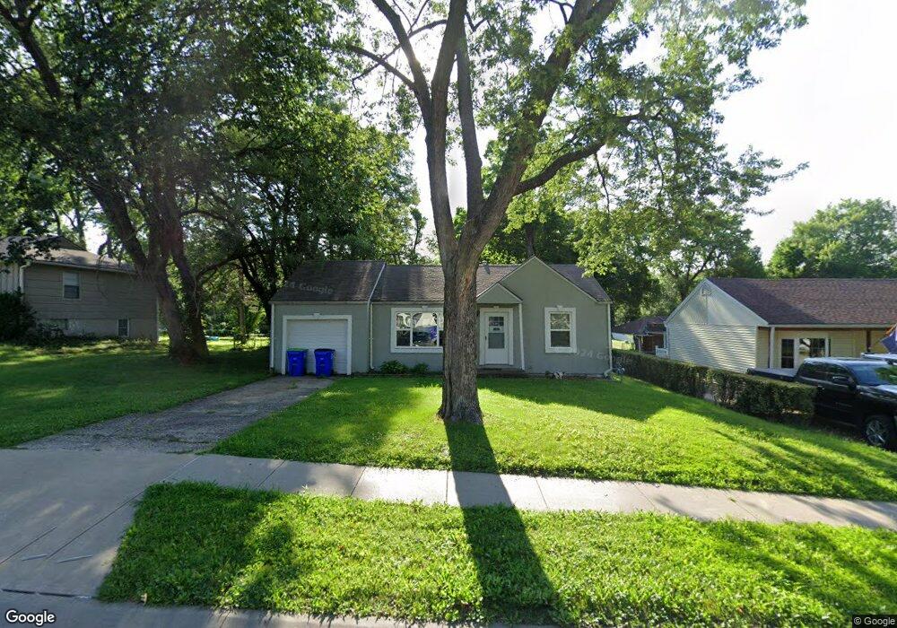 5615 Barton Ln, Shawnee, KS 66203 - photo 1