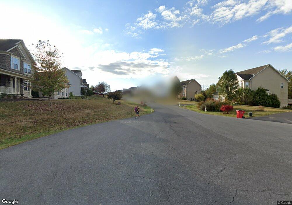 502 Shannon Dr N, Greencastle, PA 17225 - photo 1