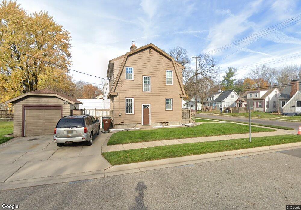 2122 Lyons Ave, Lansing, MI 48910 - photo 1