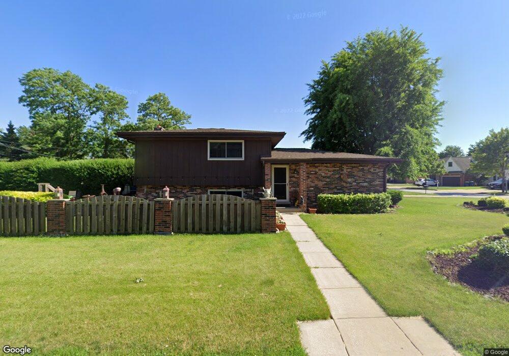 531 N Walnut St, Elmhurst, IL 60126 - photo 1