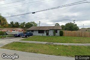 822 S 14th St, Lantana, FL 33462