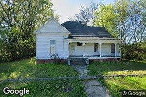 916 7th St S, Columbus, MS 39701