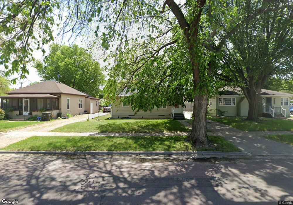 315 W 12th Ave, Mitchell, SD 57301 - photo 1