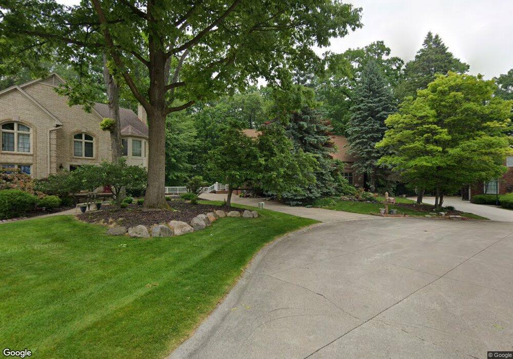 1635 Wakefield Ct, Rochester Hills, MI 48306 - photo 1