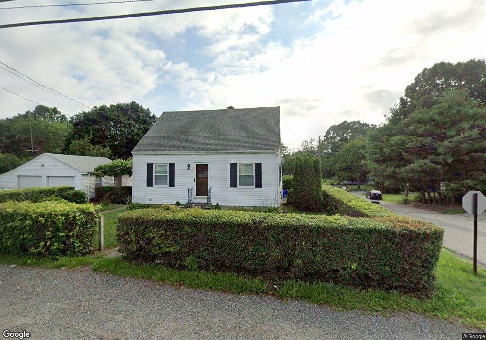 741 Metacom Ave, Bristol, RI 02809 - photo 1