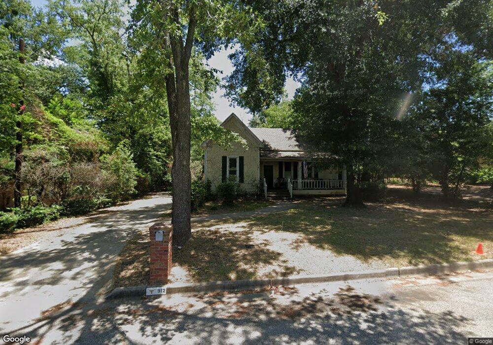 912 Lake Dr, Longview, TX 75601 - photo 1