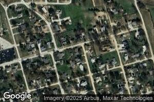 521 N Oak St, Windsor, IL 61957