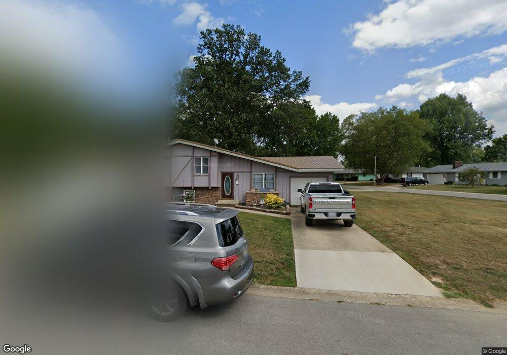 2 Galvin St, Effingham, IL 62401 - photo 1