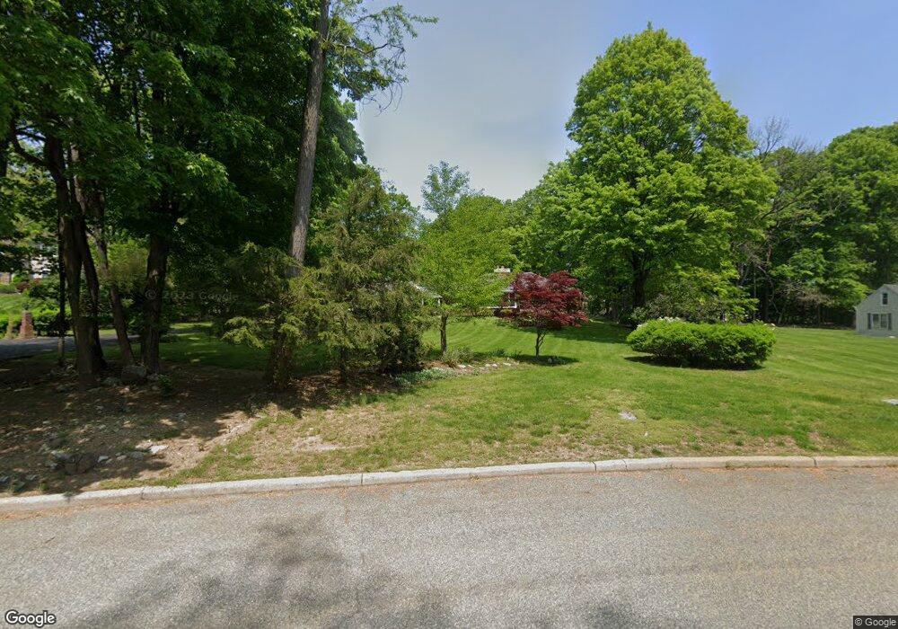 4 Regis Ct, Suffern, NY 10901 - photo 1