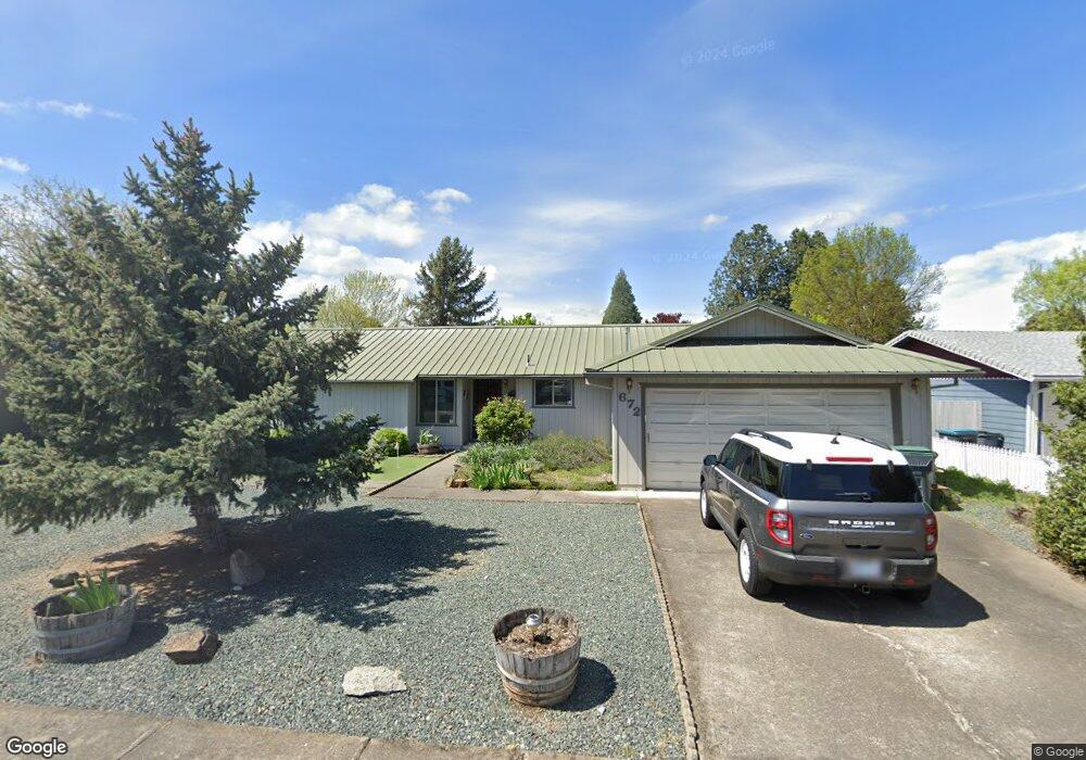 672 Malabar St, Central Point, OR 97502 - photo 1