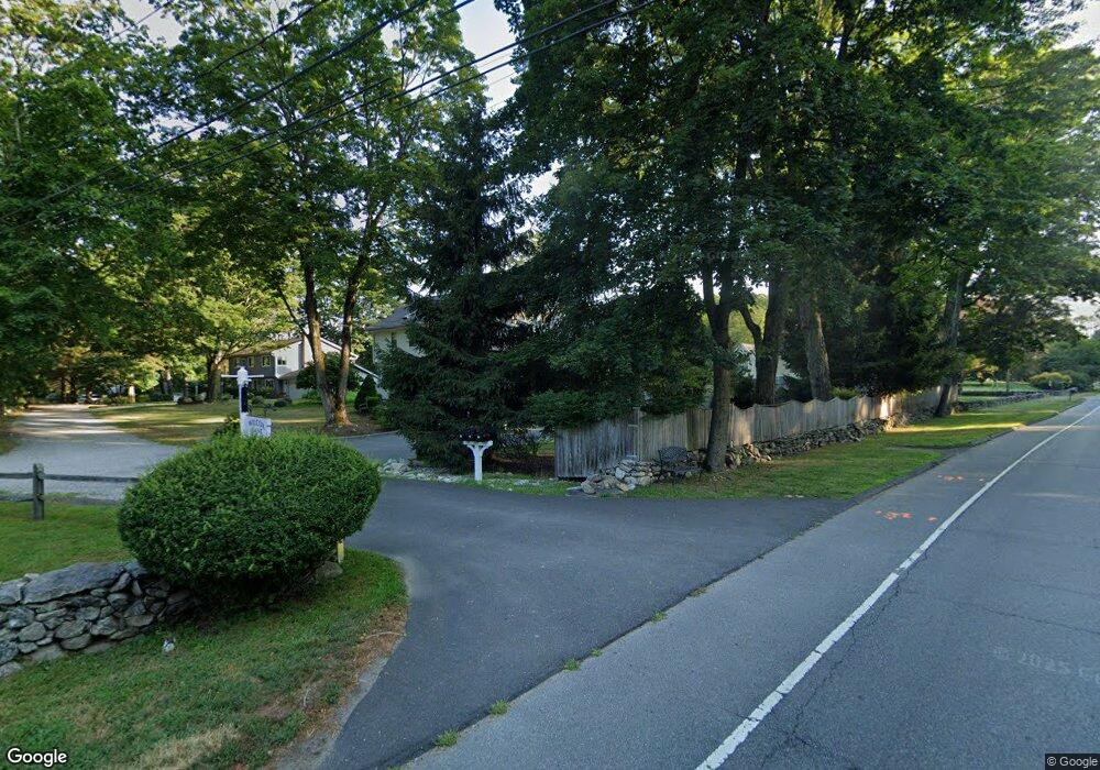 4 Wilcox Ln, Westport, CT 06880 - photo 1