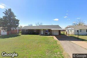 612 E Benton Ave, Sayre, OK 73662