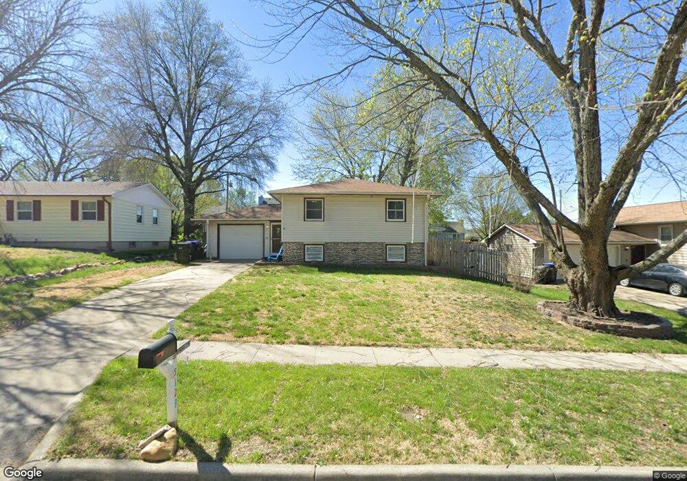 5129 SW 33rd St, Topeka, KS 66614 - photo 1