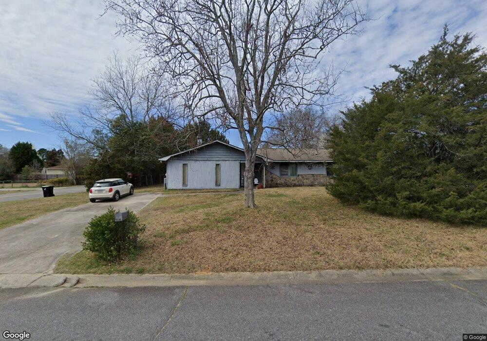 501 Scarborough Rd, Warner Robins, GA 31093 - photo 1