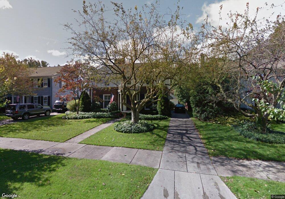 467 Lincoln Rd, Grosse Pointe, MI 48230 - photo 1