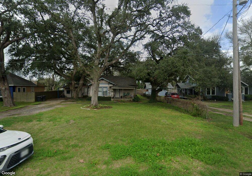 117 E Southland Ave, Alvin, TX 77511 - photo 1