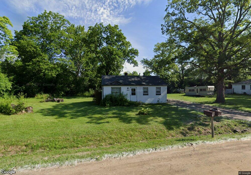 1462 W Yale Ave, Flint, MI 48505 - photo 1