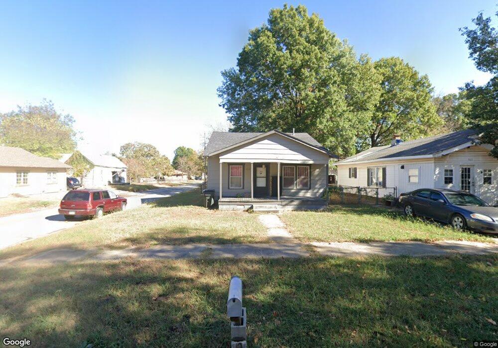 929 N Griffin Ave, Okmulgee, OK 74447 - photo 1