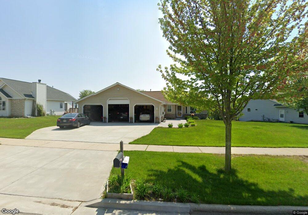 1425 Wolf Dr, West Bend, WI 53090 - photo 1