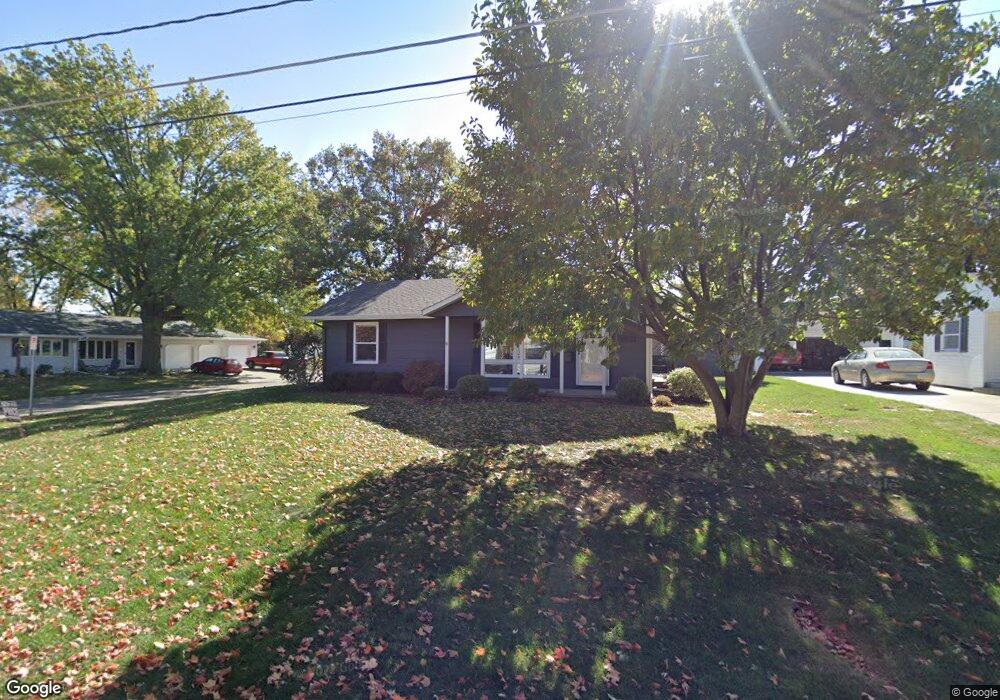 1907 N 2nd Ave E, Newton, IA 50208 - photo 1
