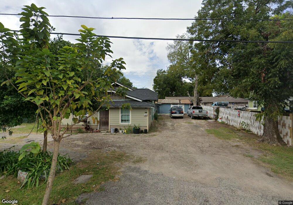 1918 Roosevelt St, Houston, TX 77012 - photo 1