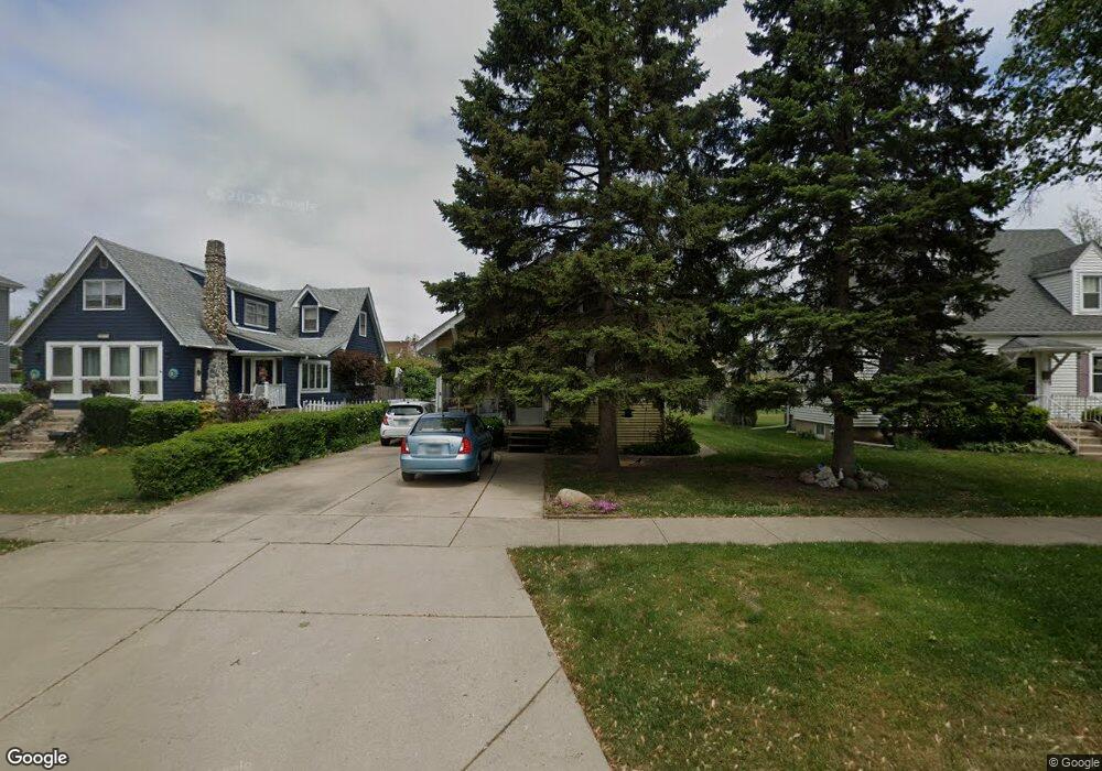 1028 Greenview Ave, Des Plaines, IL 60016 - photo 1