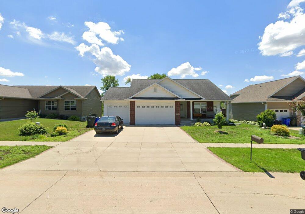 2807 Dennis Dr NW, Cedar Rapids, IA 52405 - photo 1