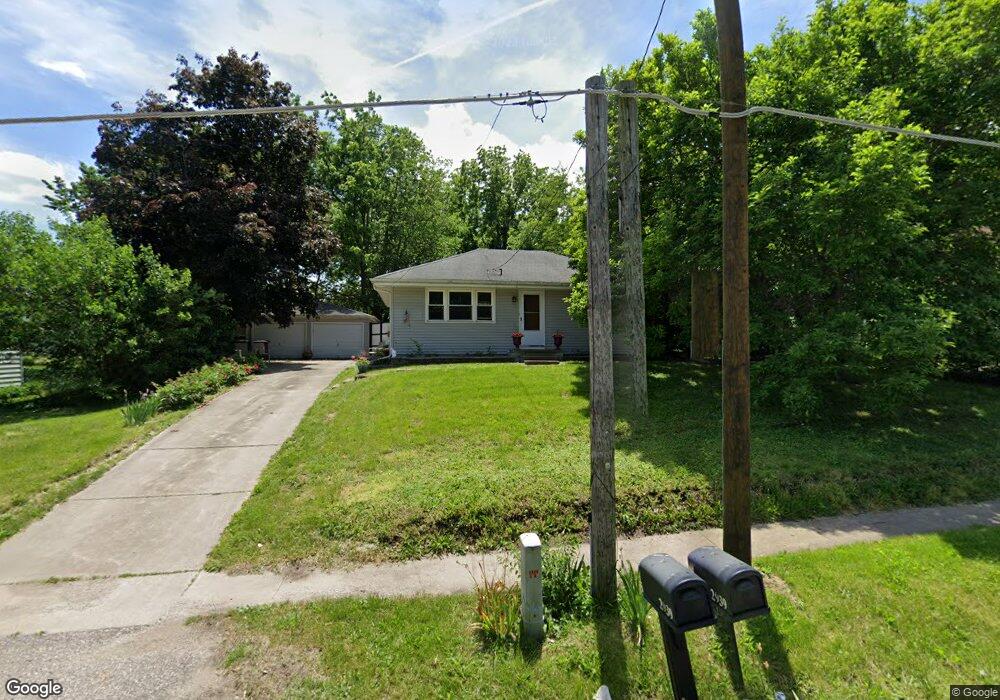 2939 E Aurora Ave, Des Moines, IA 50317 - photo 1