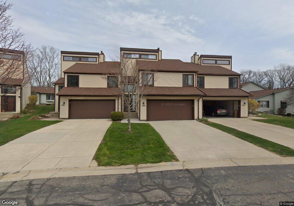 556 Oakbrook Cir unit 11, Flushing, MI 48433 - photo 1