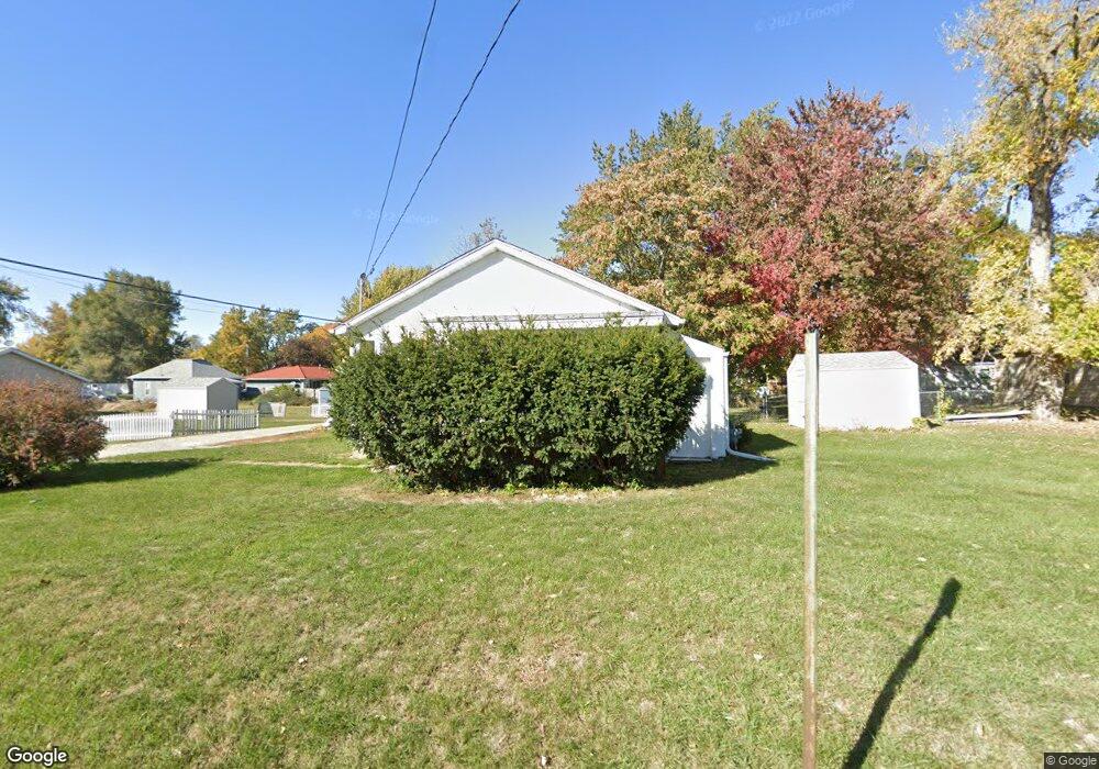 812 N 8th Ave E, Newton, IA 50208 - photo 1