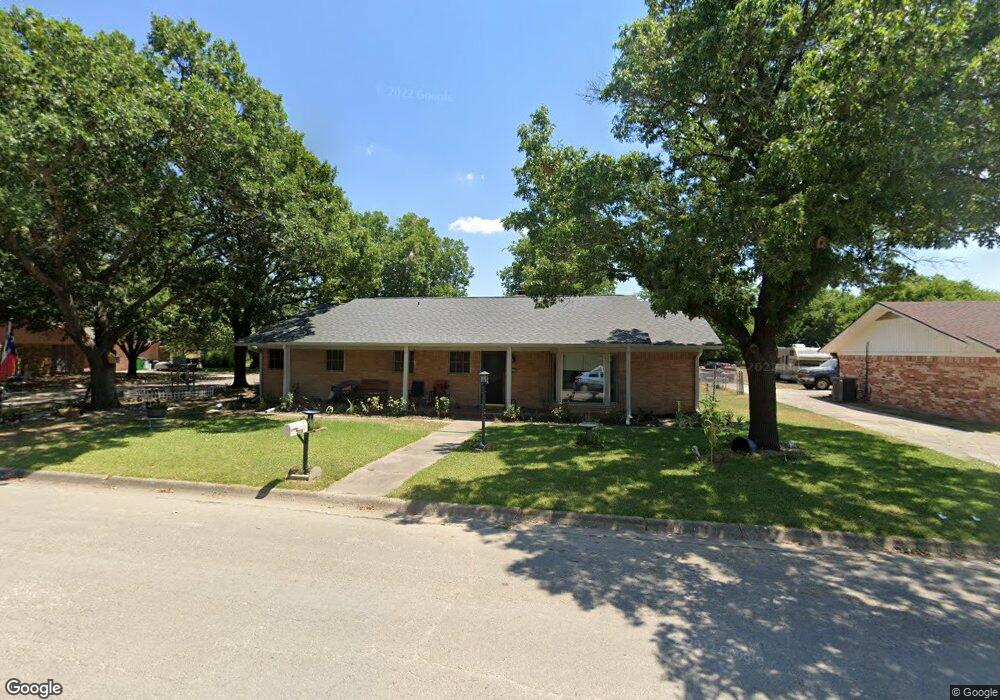 208 Fairfield St, Gainesville, TX 76240 - photo 1