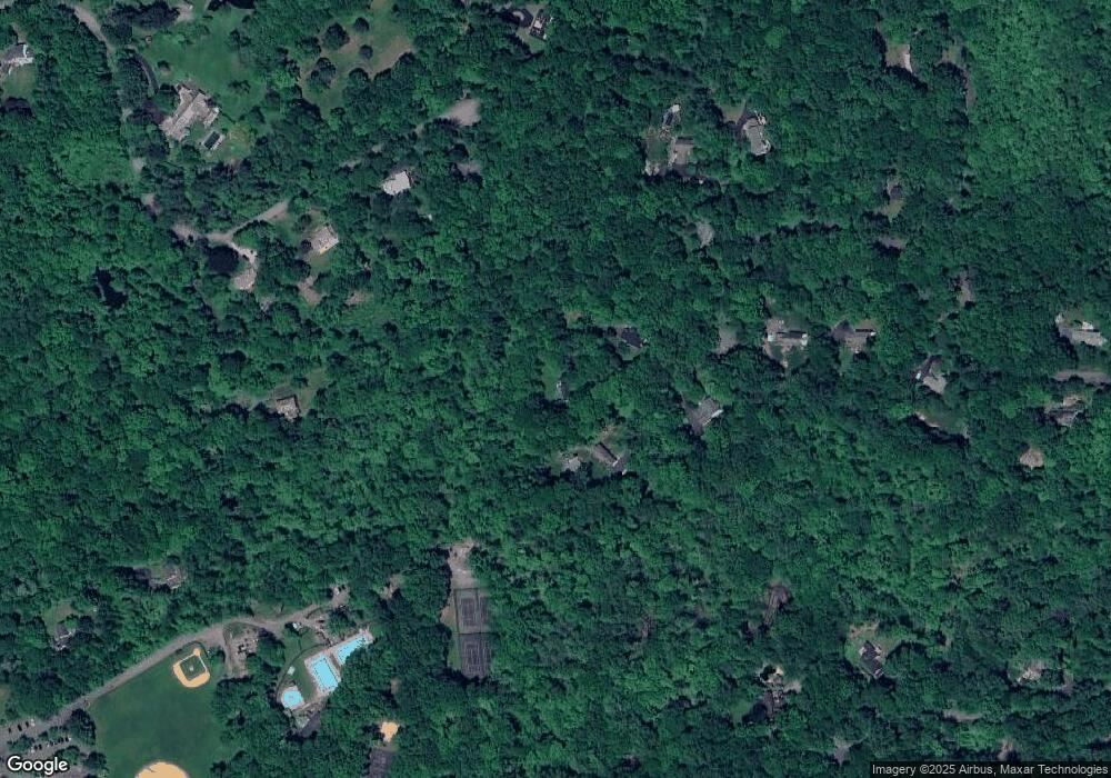 55 Fox Run Rd, Pound Ridge, NY 10576 - photo 1