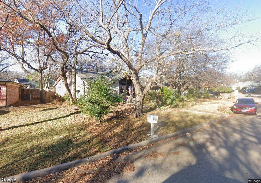 724 Kentwood Cir, Bedford, TX 76021 - photo 1